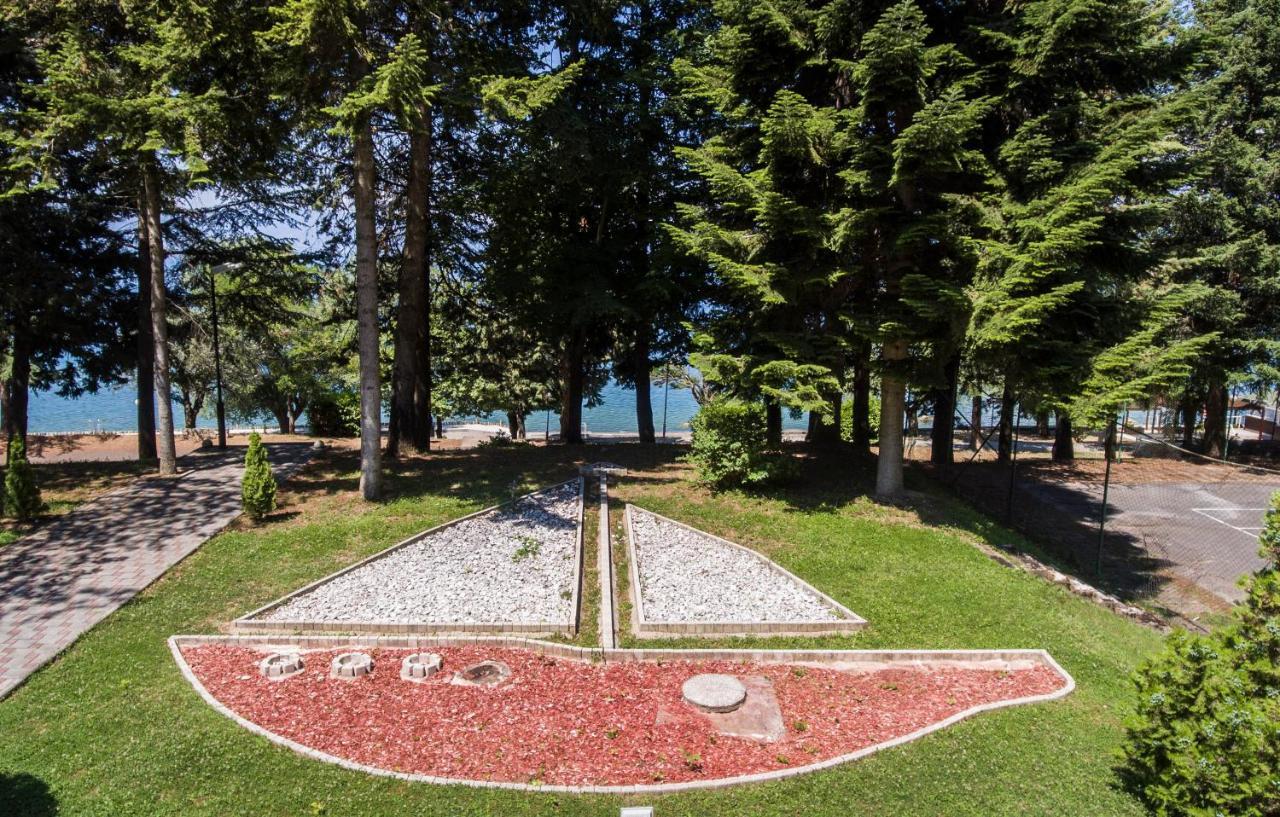 Hotel Tourist - Metropol Lake Resort オフリド エクステリア 写真