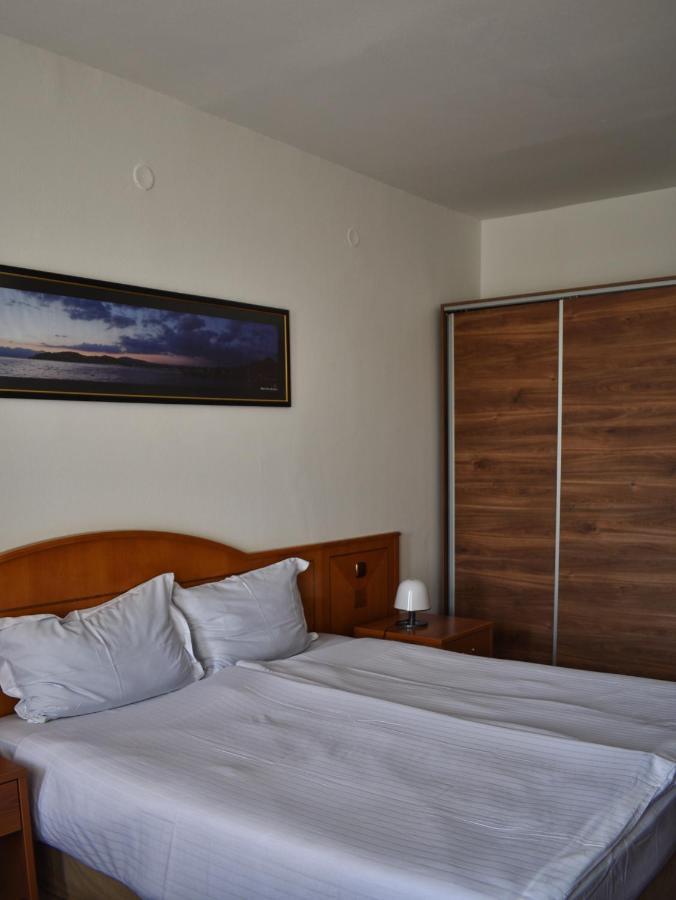 Hotel Tourist - Metropol Lake Resort オフリド エクステリア 写真